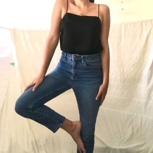 ( SOLD)UO BDG Girlfriend High-waisted Jeans